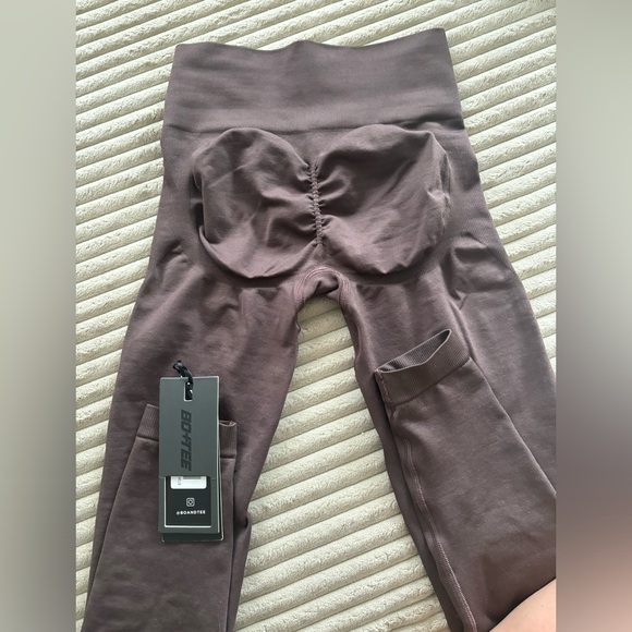 Bo + Tee Superset Leggings - Picture 3 of 4